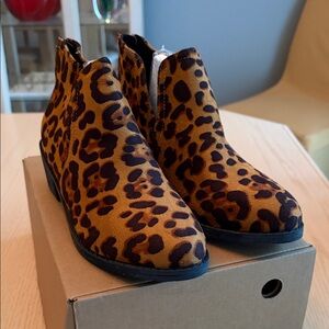 SHEIN Brown Leopard Ankle Booties
